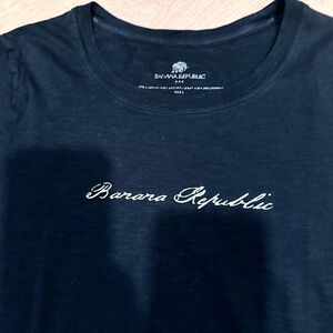 Banana Republic women’s black T-shirt logo L medium tee